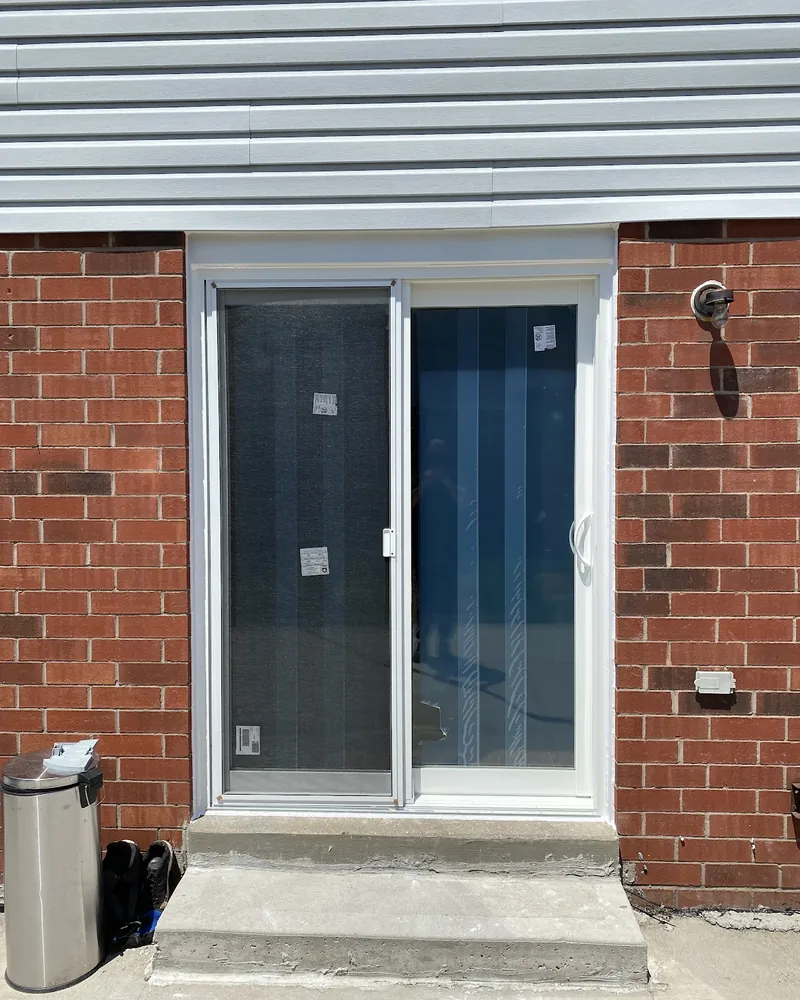 Sliding patio door at the back of a house after replacement